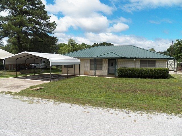 1st image of 102 Iris Ln