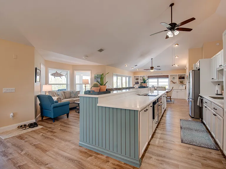 17375 Jamaica Ln — Photo 17