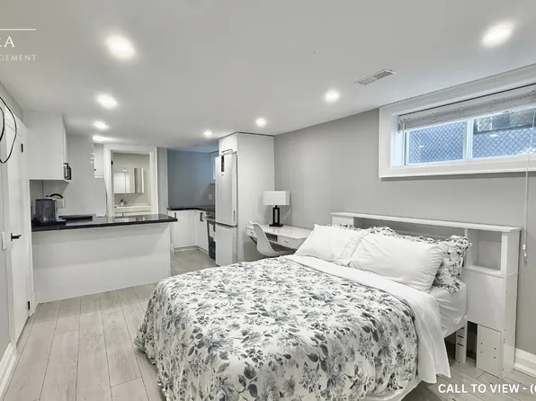 187 Armour Blvd #2, Toronto, ON M3H 1M3