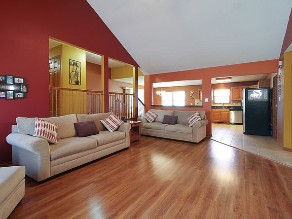 4th image of 1443 E Cap Cir