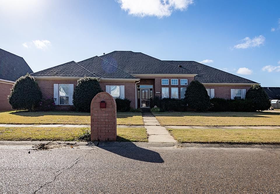 1st image of 1504 Ashwood Dr