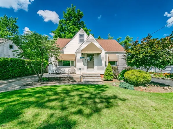 1346 Belrose Rd, Mayfield Heights, OH 44124