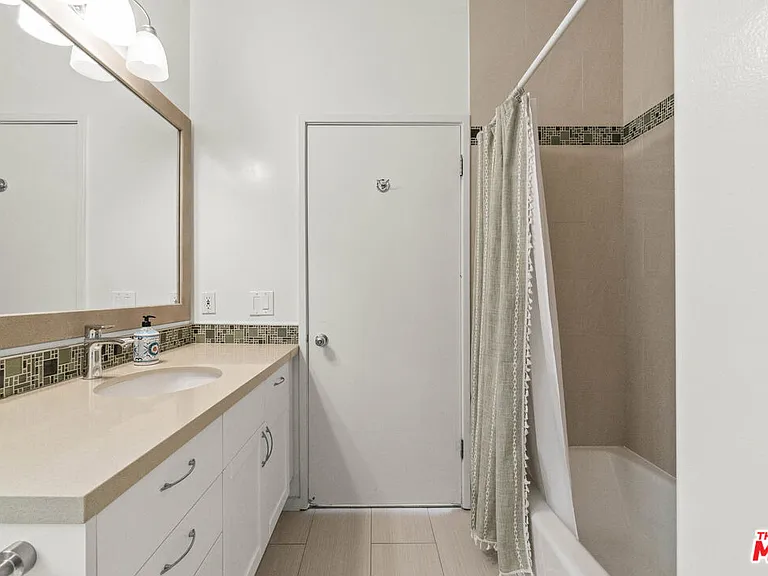 123 Galleon St #B — Photo 28