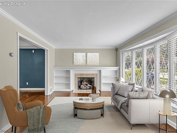 5th image of 351 Oakmoor Rd