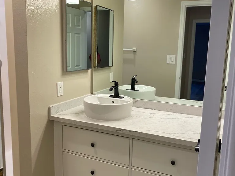Los Arboles Apartments — Photo 11