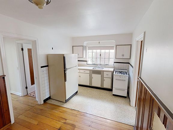 5th image of 3143 Mozart Ave APT 1