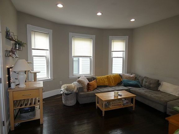 5th image of 37 Condor St #3