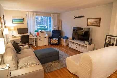 3rd image of 50 Green St #102A