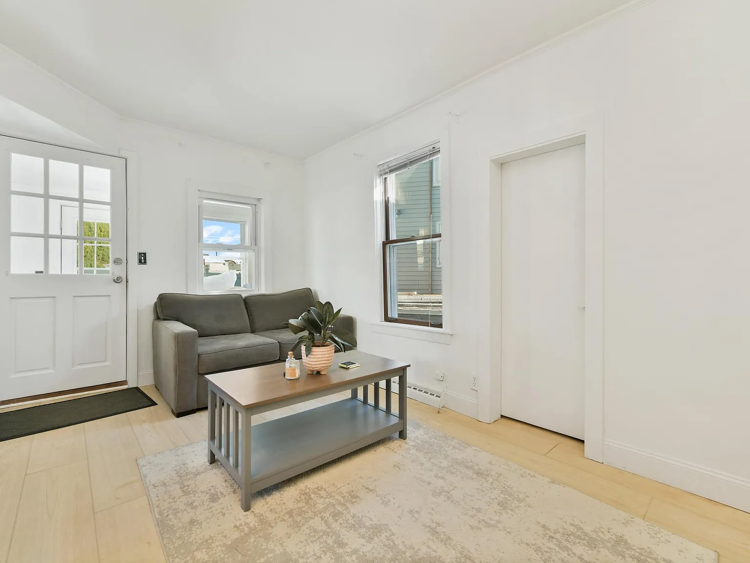 23 Tafts Ave — Photo 1