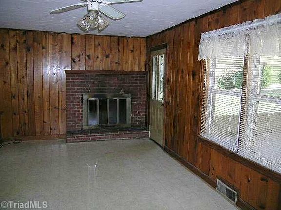5th image of 816 Gibbons St
