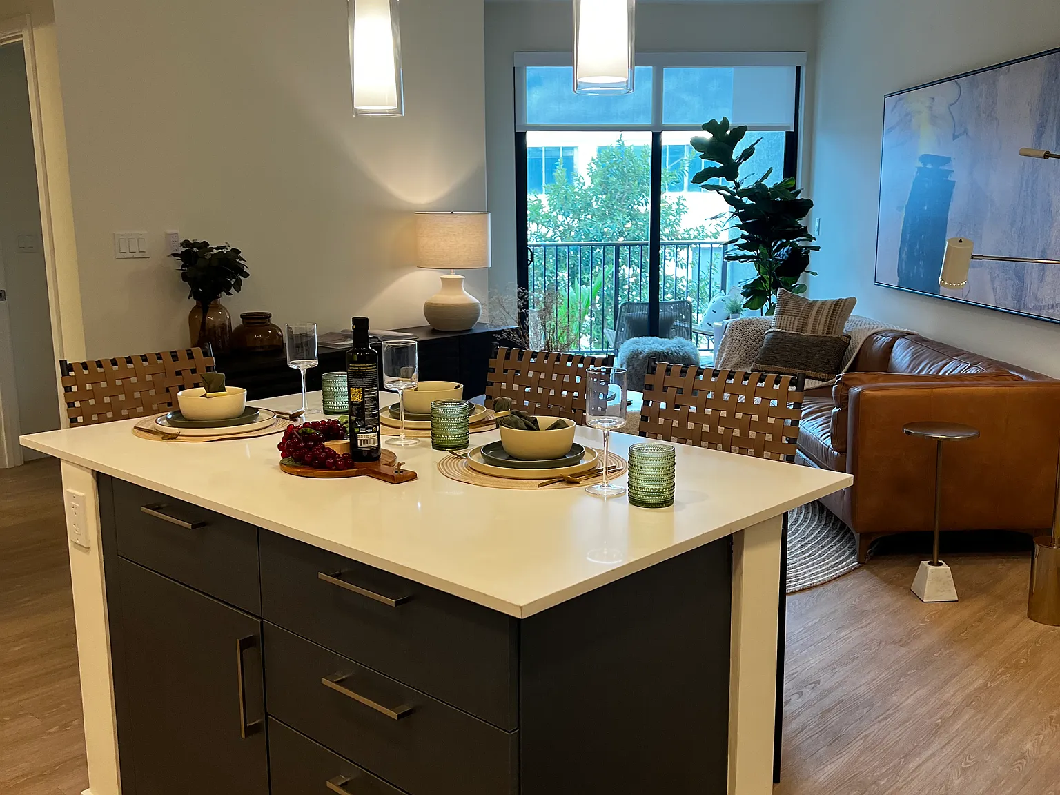 1 bed, 669 sqft, $1,990 — Photo 2