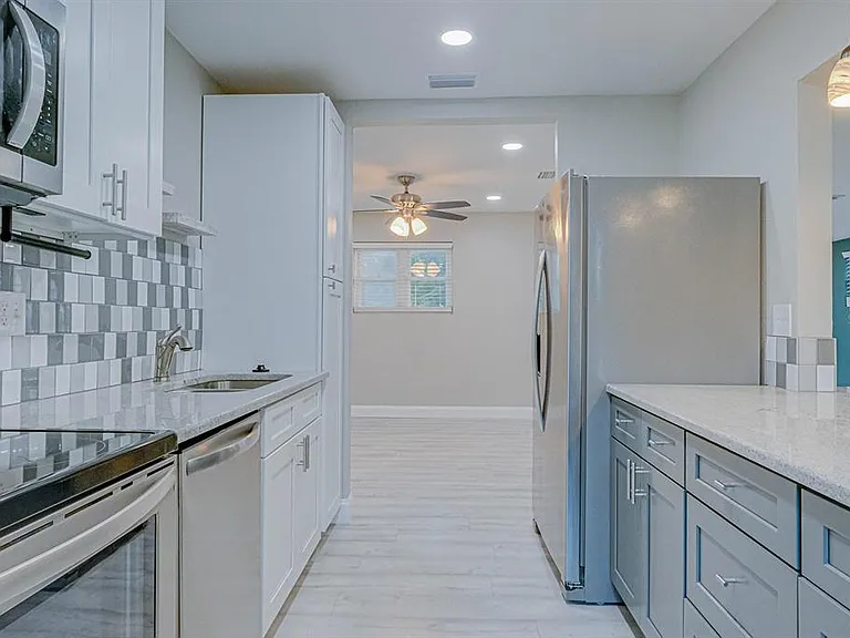 5135 Newton Ave S — Photo 10
