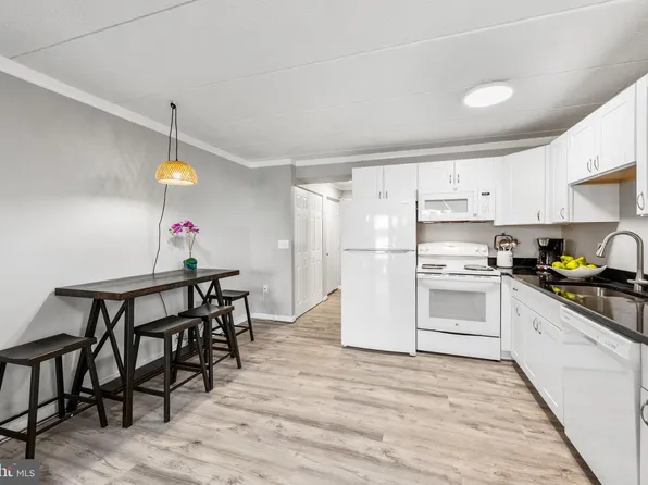 17 70th St Unit 19, Ocean City, MD 21842
