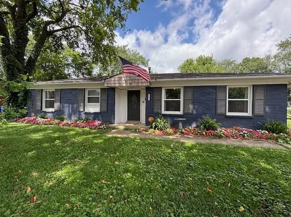 3527 Greentree Rd, Lexington, KY 40517