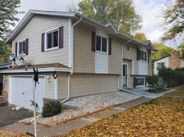 10460 Tamarack St NW, Coon Rapids, MN 55433