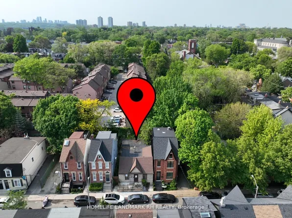 70 Allen Ave, Toronto, ON M4M 1T4
