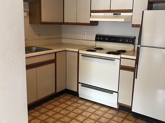 3rd image of 122 Burke Ave APT 5
