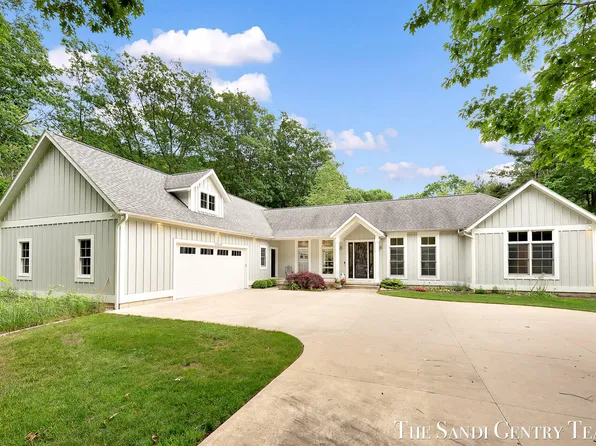 12620 Golf Estates Ln, Grand Haven, MI 49417