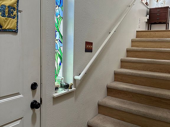 3rd image of 3349 Park Pl