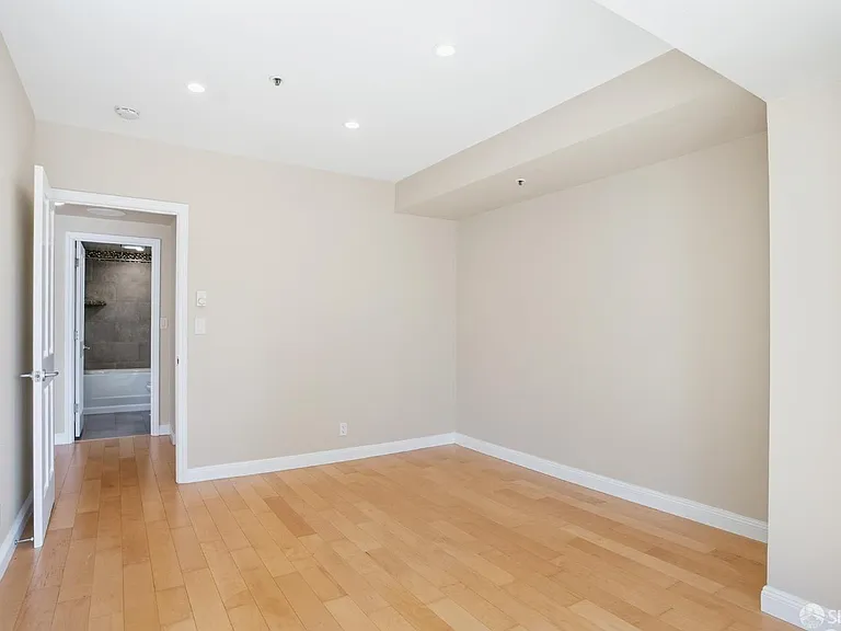 601 Van Ness Ave #406 — Photo 23