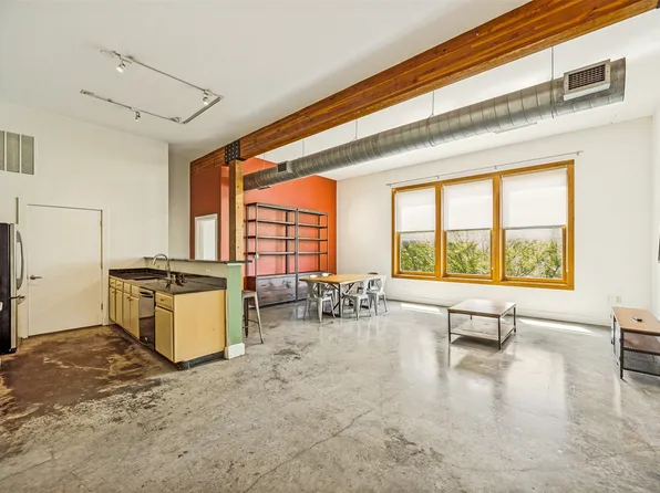 2502 Live Oak St APT 228, Dallas, TX 75204