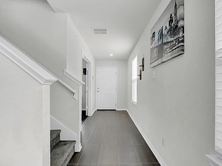 667 Anthem Ln — Photo 4