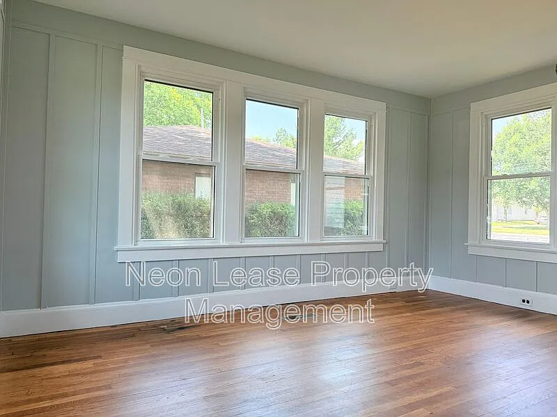 2 bed, 1.0 bath, $1,800 — Photo 4
