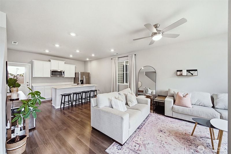 5th image of 5207 E M Street