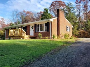 8262 Cloverdale Rd, Troutville, VA 24175