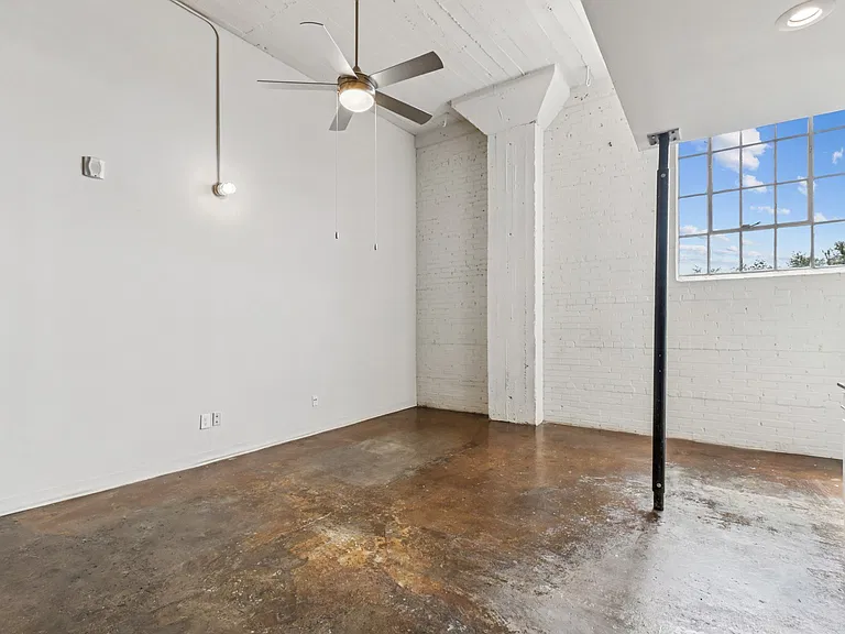 Deep Ellum Lofts — Photo 79
