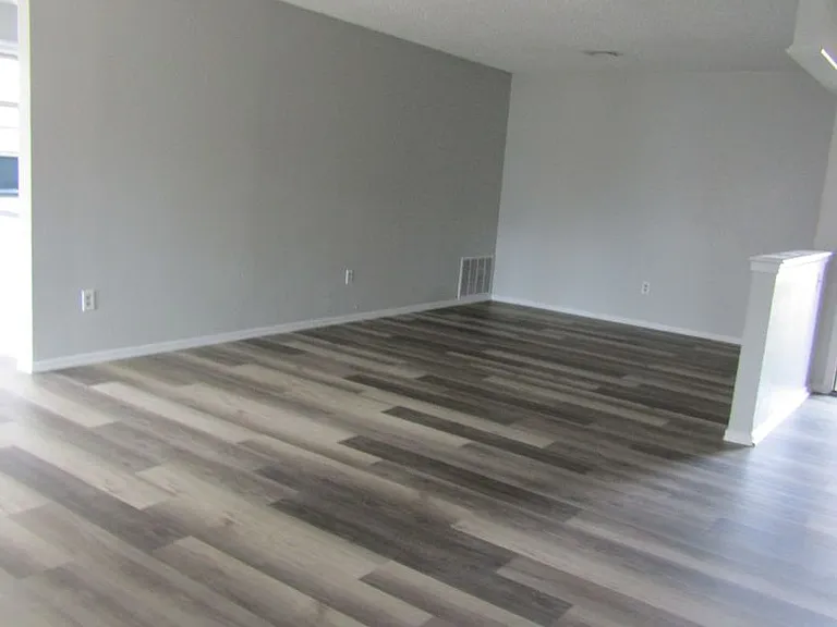 7008 NW Kingsbury Ave — Photo 17