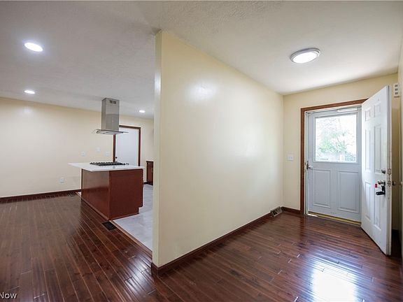 3rd image of 25429 Tyndall Falls Dr