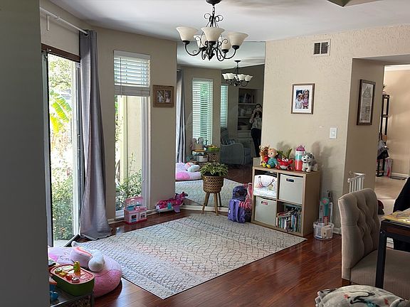 4th image of 105 W Wyndham Ct