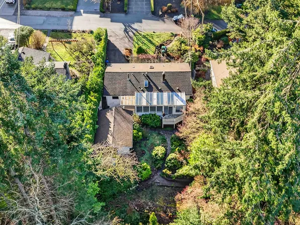 12645 27a Ave, Surrey, BC V4A 2N4