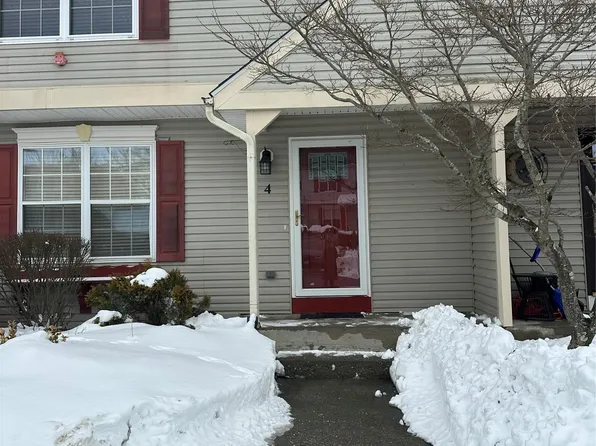 4 Marian Ct, Warwick, NY 10990