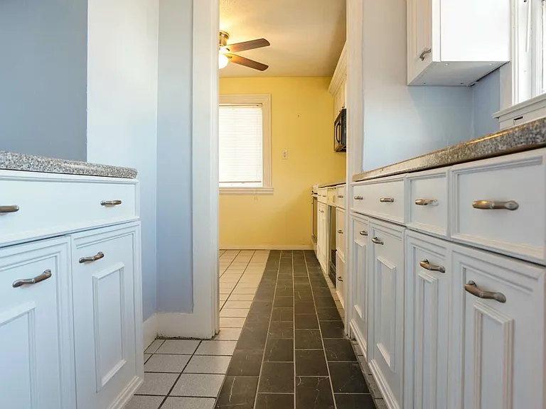 98 Beechcroft St #2 — Photo 3