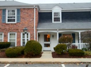 36 Williamsburg Dr, Springfield, MA 01108