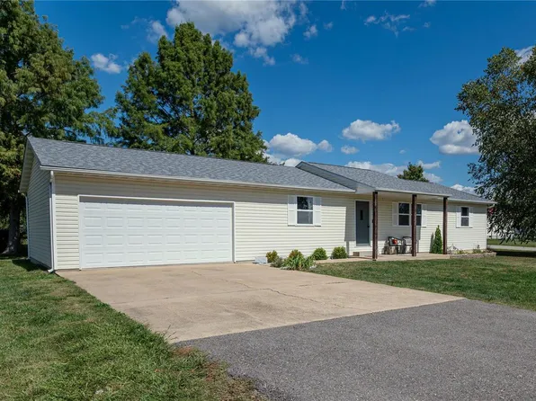 613 Courtney St, Saint James, MO 65559