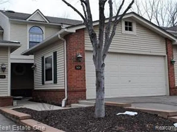 5610 Drake Hollow Dr W, West Bloomfield, MI 48322