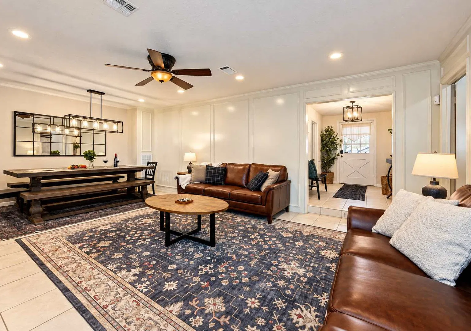 7BR Villa w/ Pool, Cinema & Guest House | Tomball — Photo 2