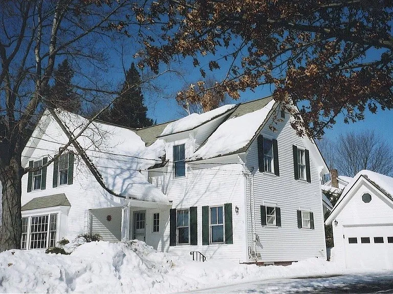 9 Pleasant St — Photo 2