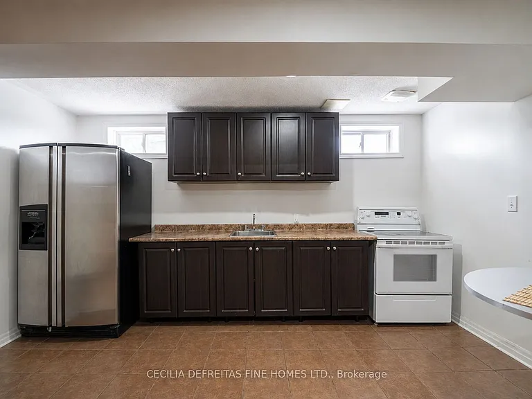 294 Wildberry Cres #BASEMENT — Photo 5