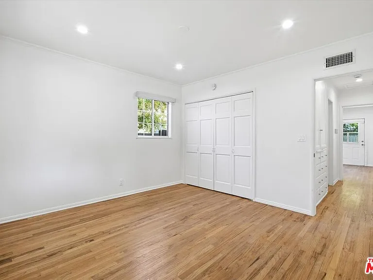 12818 Hatteras St — Photo 27