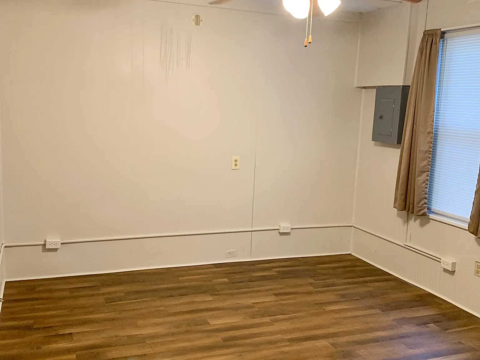 1 bed, 700 sqft, $1,200 — Photo 4