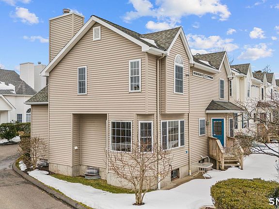 3rd image of 168 Colonial Road apt 6