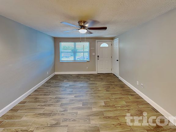3rd image of 1705 Coppertree Dr