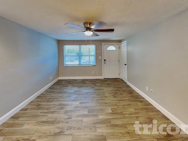 1705 Coppertree Dr — Photo 3