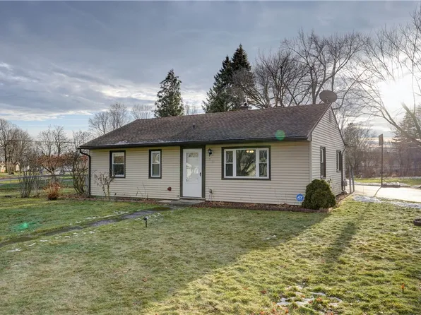 20 Fairchild Rd, Rochester, NY 14606