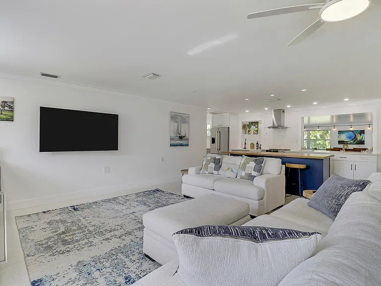 1518 Summer Ave — Photo 13
