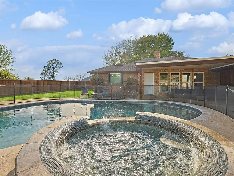 3322 Darby Ln — Photo 73